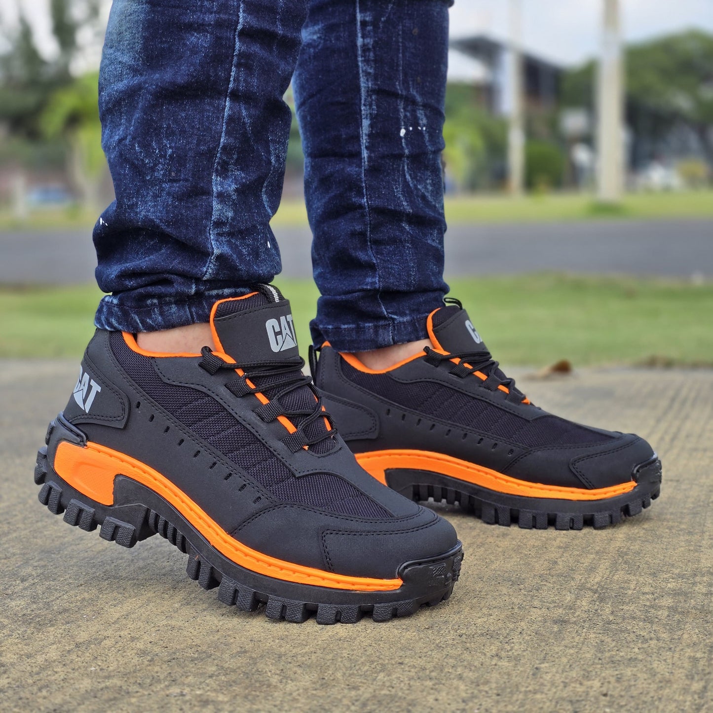 BOTA CAT 100% COSIDA +Regalo de 3 pares de medias